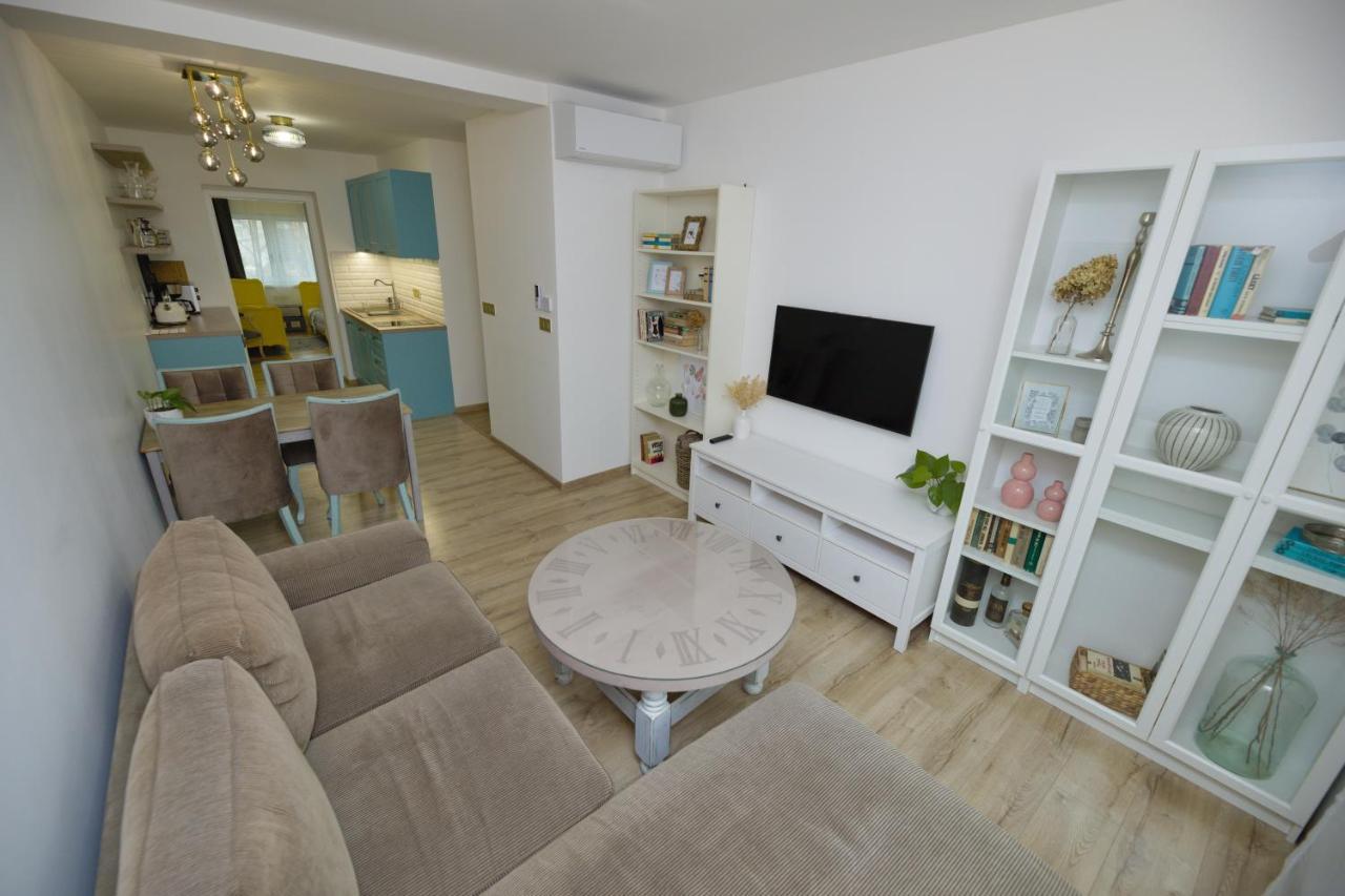 Central Apartment - Folk District Bratislava Extérieur photo