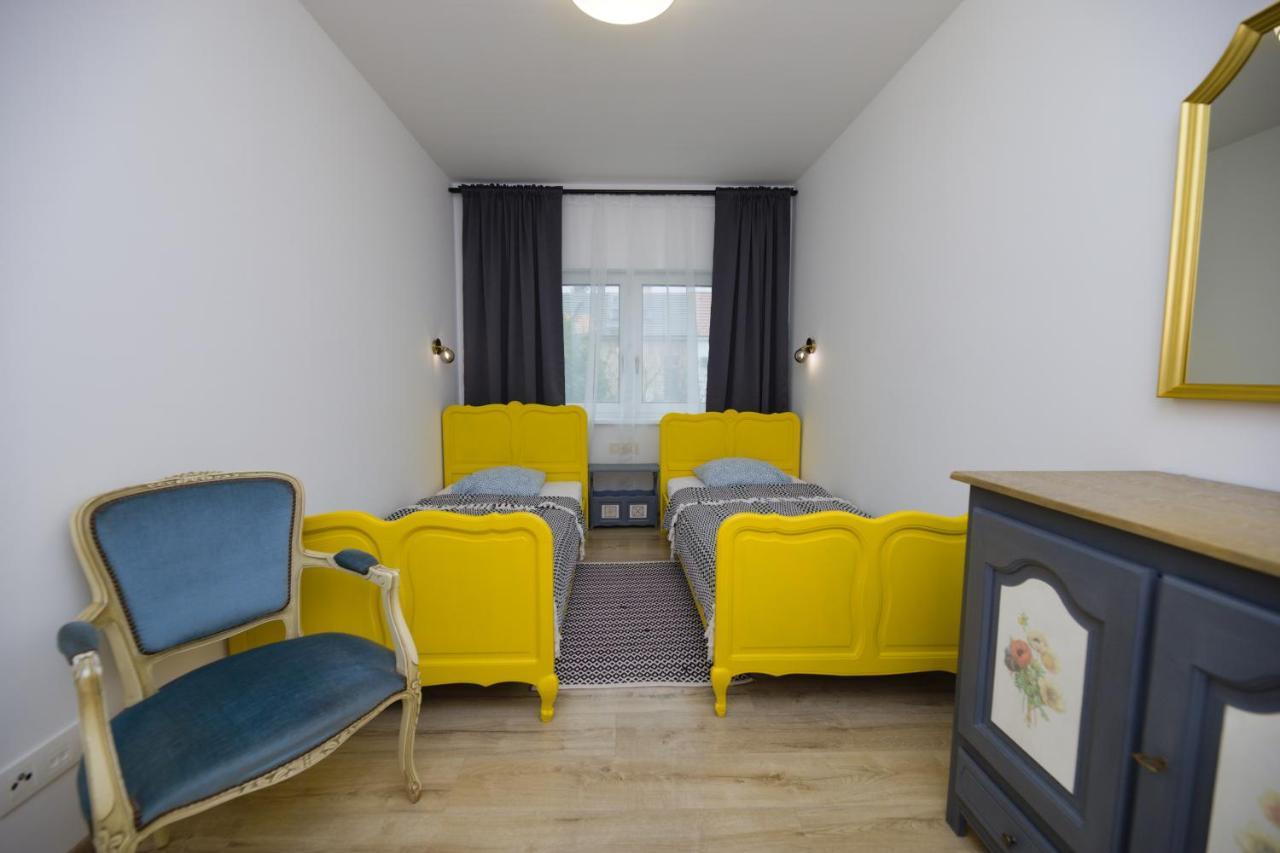 Central Apartment - Folk District Bratislava Extérieur photo